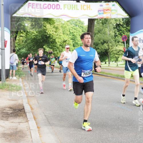 29.06.2025 - hella hamburg halbmarathon MichiJ http://msf.ph/oto/8272457 29.06.2025 10:31:23 Zwischen KM18-KM19 4235, 5011, 5506, 7026, 7865, 10251, 11177, 16224, 16333, 16648, 17403, 17516, 18680, 19009 meine-sportfotos.de
