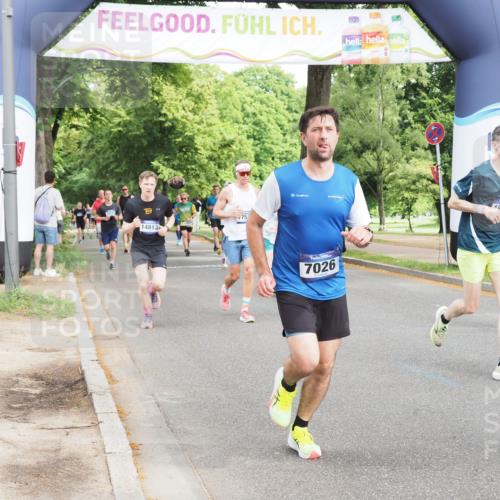 29.06.2025 - hella hamburg halbmarathon MichiJ http://msf.ph/oto/8272488 29.06.2025 10:31:23 Zwischen KM18-KM19 4235, 5011, 5506, 7026, 7865, 10251, 11177, 16224, 16333, 16648, 17403, 17516, 18680, 19009 meine-sportfotos.de