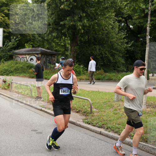 29.06.2025 - hella hamburg halbmarathon Yannick Fuchs http://msf.ph/oto/8272491 29.06.2025 10:49:11 20KM 1120, 1143, 2029, 2252, 2448, 3037, 3256, 4249, 4616, 4868, 4897, 4903, 5021, 6355, 6891, 6938, 7221, 8618, 8691, 10044, 10188, 10582, 11231, 11568, 12248, 12483, 12526, 12544, 12584, 13236, 13267, 13470, 14750, 14834, 14845, 14909, 15300, 15854, 15868, 15896, 16108, 16110, 16327, 16334, 16609, 17603, 18031, 18190, 18290, 19047 meine-sportfotos.de