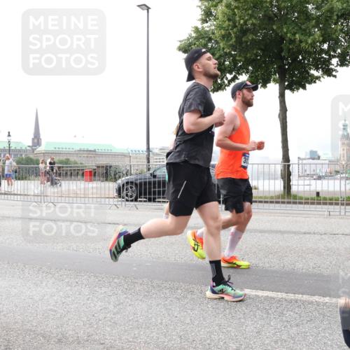 29.06.2025 - hella hamburg halbmarathon Lena Gebhardt http://msf.ph/oto/8272494 29.06.2025 10:34:54 Lombardsbrücke 31, 1025, 1284, 1497, 1849, 2023, 2355, 2376, 3130, 3409, 3420, 4540, 4564, 4884, 5027, 5453, 6034, 6171, 6310, 6329, 6335, 6379, 6397, 6571, 6803, 6843, 7020, 7267, 7299, 7386, 7644, 7733, 7927, 8369, 8705, 8793, 9122, 9164, 9248, 9379, 9448, 9514, 10335, 10358, 10464, 10606, 10674, 11122, 11233, 11245, 11646, 12019, 12164, 12236, 12382, 12764, 15477, 16238, 16311, 16390, 16682, 18158, 18941 meine-sportfotos.de