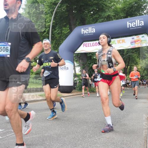 29.06.2025 - hella hamburg halbmarathon KatJ http://msf.ph/oto/8272500 29.06.2025 10:39:57 Zwischen KM18-KM19 1257, 1706, 2111, 2540, 2595, 4837, 5169, 5194, 6164, 6390, 7130, 7475, 7786, 8447 meine-sportfotos.de