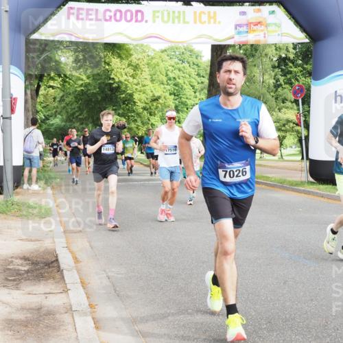 29.06.2025 - hella hamburg halbmarathon MichiJ http://msf.ph/oto/8272539 29.06.2025 10:31:23 Zwischen KM18-KM19 4235, 5011, 5506, 7026, 7865, 10251, 11177, 16224, 16333, 16648, 17403, 17516, 18680, 19009 meine-sportfotos.de