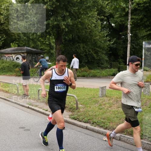 29.06.2025 - hella hamburg halbmarathon Yannick Fuchs http://msf.ph/oto/8272542 29.06.2025 10:49:11 20KM 1120, 1143, 2029, 2252, 2448, 3037, 3256, 4249, 4616, 4868, 4897, 4903, 5021, 6355, 6891, 6938, 7221, 8618, 8691, 10044, 10188, 10582, 11231, 11568, 12248, 12483, 12526, 12544, 12584, 13236, 13267, 13470, 14750, 14834, 14845, 14909, 15300, 15854, 15868, 15896, 16108, 16110, 16327, 16334, 16609, 17603, 18031, 18190, 18290, 19047 meine-sportfotos.de