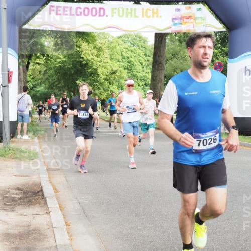 29.06.2025 - hella hamburg halbmarathon MichiJ http://msf.ph/oto/8272621 29.06.2025 10:31:23 Zwischen KM18-KM19 4235, 5011, 5506, 7026, 7865, 10251, 11177, 16224, 16333, 16648, 17403, 17516, 18680, 19009 meine-sportfotos.de
