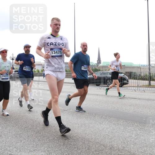 29.06.2025 - hella hamburg halbmarathon Lena Gebhardt http://msf.ph/oto/8272726 29.06.2025 10:34:55 Lombardsbrücke 7020, 16311, 6310, 13471, 1347, 1025, 1284, 1497, 1849, 2023, 2355, 2376, 2751, 3130, 3409, 3420, 4540, 4564, 4884, 5027, 5453, 6034, 6171, 6189, 6310, 6329, 6335, 6379, 6397, 6803, 6843, 7020, 7267, 7299, 7386, 7644, 7733, 7927, 8369, 8705, 8793, 9122, 9164, 9248, 9448, 9514, 10335, 10358, 10464, 10606, 10674, 11122, 11233, 11245, 11646, 12019, 12164, 12236, 12382, 12764, 15477, 16238, 16311, 16390, 16682, 18158 meine-sportfotos.de