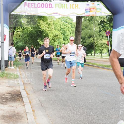 29.06.2025 - hella hamburg halbmarathon MichiJ http://msf.ph/oto/8272728 29.06.2025 10:31:24 Zwischen KM18-KM19 5011, 5506, 7026, 7865, 10251, 11177, 14813, 16224, 16333, 16648, 17403, 17516, 18680, 19009 meine-sportfotos.de
