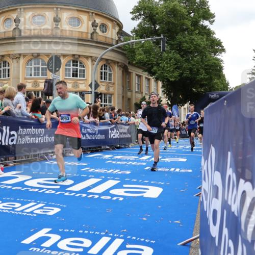 29.06.2025 - hella hamburg halbmarathon Strokosch-Dieckow http://msf.ph/oto/8272731 29.06.2025 10:47:11 Ziel 1460, 2623, 4093, 6134, 6168, 6203, 6373, 6700, 6716, 7480, 7908, 10208, 10211, 12579, 13007, 13672, 15684, 16286, 17718, 17915, 18856 meine-sportfotos.de