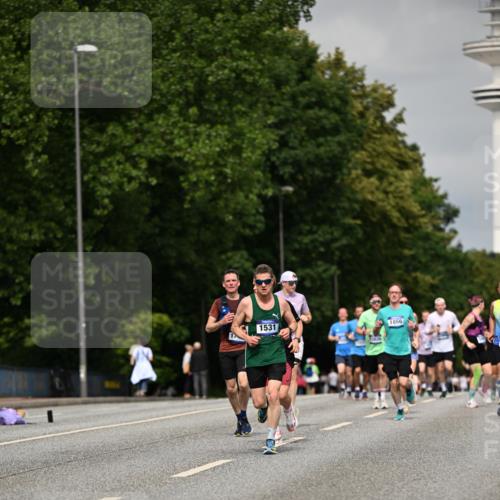 29.06.2025 - hella hamburg halbmarathon Dr. Thomas Lammeyer http://msf.ph/oto/8272737 29.06.2025 10:15:15 Kennedybrücke 1166, 1531, 1866, 1992, 4227, 5379, 5440, 5990, 5991, 8807, 8810, 9169, 9191, 10372, 11321 meine-sportfotos.de