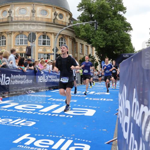 29.06.2025 - hella hamburg halbmarathon Strokosch-Dieckow http://msf.ph/oto/8272774 29.06.2025 10:47:12 Ziel 2623, 4093, 5024, 6134, 6168, 6203, 6373, 6716, 7480, 7908, 10208, 10211, 11518, 12579, 13007, 13672, 14722, 15684, 16286, 17718, 17915, 18856 meine-sportfotos.de