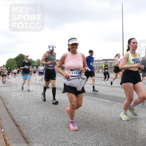29.06.2025 - hella hamburg halbmarathon Lena Gebhardt http://msf.ph/oto/8272796 29.06.2025 10:54:25 Lombardsbrücke 670, 05, 11830, 7498, 794, 1263, 1762, 1779, 1789, 1822, 1949, 2084, 2244, 2372, 2532, 2586, 2600, 2761, 2854, 3079, 3187, 3188, 3249, 3364, 3465, 3467, 3557, 3761, 3795, 3857, 4323, 4685, 4720, 4838, 4971, 5157, 5185, 5216, 5309, 5514, 5804, 5817, 5898, 5933, 5993, 6023, 6279, 6468, 6583, 6987, 6988, 7498, 7670, 7874, 7946, 7986, 8801, 8803, 8867, 9130, 9138, 9203, 10207, 10471, 11033, 11354, 11567, 11569, 11785, 12930, 13272 meine-sportfotos.de