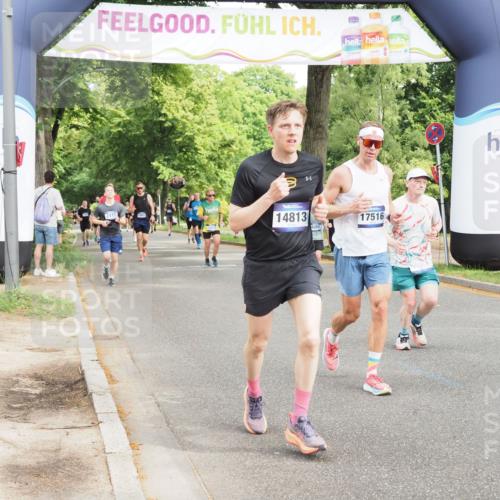 29.06.2025 - hella hamburg halbmarathon MichiJ http://msf.ph/oto/8272816 29.06.2025 10:31:24 Zwischen KM18-KM19 5011, 5506, 7026, 7865, 10251, 11177, 14813, 16224, 16333, 16648, 17403, 17516, 18680, 19009 meine-sportfotos.de
