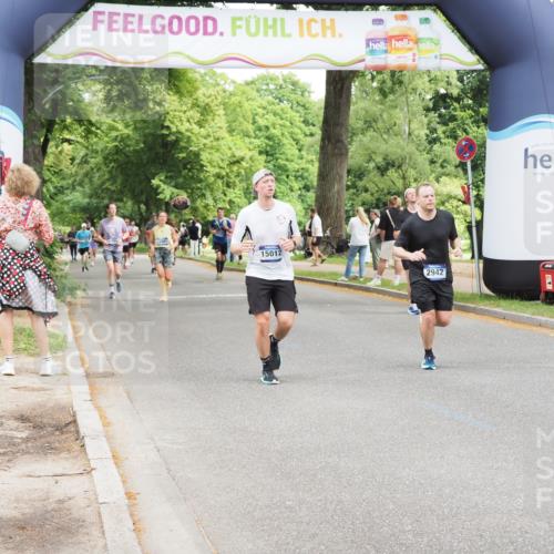 29.06.2025 - hella hamburg halbmarathon MichiJ http://msf.ph/oto/8272847 29.06.2025 10:56:04 Zwischen KM18-KM19 2942, 3025, 3262, 5176, 6028, 9674, 12653, 15012, 17439, 18616, 18617 meine-sportfotos.de