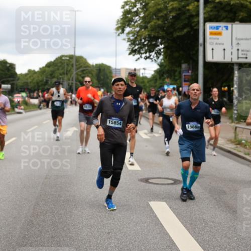 29.06.2025 - hella hamburg halbmarathon Yannick Fuchs http://msf.ph/oto/8272877 29.06.2025 10:49:12 20KM 1120, 1143, 2029, 2252, 2448, 3037, 3256, 4249, 4616, 4868, 4897, 4903, 5021, 6355, 6891, 6938, 7221, 8618, 8691, 10044, 10188, 10582, 11231, 11568, 12248, 12483, 12526, 12544, 12584, 13234, 13236, 13267, 13470, 14750, 14834, 14845, 14909, 15300, 15854, 15868, 15896, 16108, 16110, 16213, 16327, 16334, 16609, 17603, 17940, 18031, 18190, 18290, 19047 meine-sportfotos.de