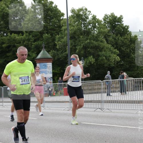 29.06.2025 - hella hamburg halbmarathon Jannik Wohlers http://msf.ph/oto/8272921 29.06.2025 10:34:06 Lombardsbrücke 1025, 1672, 2023, 2412, 2510, 2511, 2801, 3420, 4540, 4824, 4826, 5609, 6034, 6105, 6171, 6329, 6571, 6574, 6843, 7386, 7644, 7733, 8705, 8965, 9164, 9379, 9448, 10335, 10564, 10674, 11872, 12164, 13747, 13957, 14854, 14855, 14918, 16238, 16311, 16390, 16682, 16919, 17230, 17650, 18158, 18941 meine-sportfotos.de