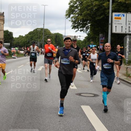 29.06.2025 - hella hamburg halbmarathon Yannick Fuchs http://msf.ph/oto/8272973 29.06.2025 10:49:12 20KM 1120, 1143, 2029, 2252, 2448, 3037, 3256, 4249, 4616, 4868, 4897, 4903, 5021, 6355, 6891, 6938, 7221, 8618, 8691, 10044, 10188, 10582, 11231, 11568, 12248, 12483, 12526, 12544, 12584, 13234, 13236, 13267, 13470, 14750, 14834, 14845, 14909, 15300, 15854, 15868, 15896, 16108, 16110, 16213, 16327, 16334, 16609, 17603, 17940, 18031, 18190, 18290, 19047 meine-sportfotos.de