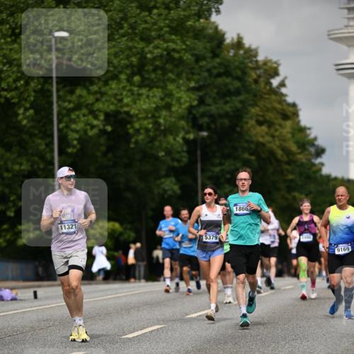 29.06.2025 - hella hamburg halbmarathon Dr. Thomas Lammeyer http://msf.ph/oto/8273061 29.06.2025 10:15:20 Kennedybrücke 1166, 1531, 1866, 1992, 4227, 5254, 5379, 5990, 5991, 7571, 8807, 8810, 9169, 9191, 10372, 10428, 11321 meine-sportfotos.de