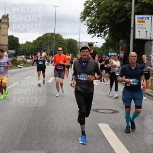 29.06.2025 - hella hamburg halbmarathon Yannick Fuchs http://msf.ph/oto/8273068 29.06.2025 10:49:12 20KM 1120, 1143, 2029, 2252, 2448, 3037, 3256, 4249, 4616, 4868, 4897, 4903, 5021, 6355, 6891, 6938, 7221, 8618, 8691, 10044, 10188, 10582, 11231, 11568, 12248, 12483, 12526, 12544, 12584, 13234, 13236, 13267, 13470, 14750, 14834, 14845, 14909, 15300, 15854, 15868, 15896, 16108, 16110, 16213, 16327, 16334, 16609, 17603, 17940, 18031, 18190, 18290, 19047 meine-sportfotos.de