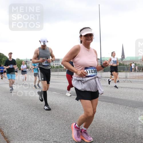 29.06.2025 - hella hamburg halbmarathon Lena Gebhardt http://msf.ph/oto/8273072 29.06.2025 10:54:26 Lombardsbrücke 4653, 11830, 16522, 7498, 1198, 1263, 1762, 1779, 1789, 1822, 1949, 2084, 2244, 2532, 2586, 2600, 2761, 2854, 3079, 3187, 3188, 3249, 3364, 3465, 3467, 3557, 3761, 3795, 3857, 4323, 4685, 4720, 4838, 4971, 5157, 5185, 5216, 5309, 5514, 5804, 5817, 5898, 5933, 5993, 6023, 6279, 6468, 6583, 6982, 6987, 6988, 7498, 7670, 7874, 7946, 7986, 8801, 8803, 8867, 9130, 9138, 9203, 9521, 10207, 10331, 10471, 11033, 11287, 11354, 11567, 11569, 11785, 12930, 13272 meine-sportfotos.de