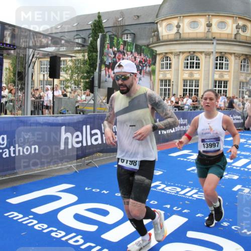 29.06.2025 - hella hamburg halbmarathon Michael Strokosch http://msf.ph/oto/8273085 29.06.2025 10:53:31 Ziel 1061, 1499, 1727, 2070, 5866, 6198, 6629, 6942, 8651, 11068, 12909, 13912, 13997, 15497, 17710, 18450 meine-sportfotos.de
