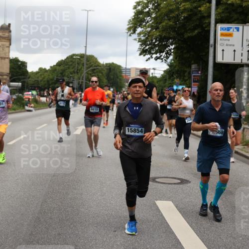 29.06.2025 - hella hamburg halbmarathon Yannick Fuchs http://msf.ph/oto/8273112 29.06.2025 10:49:12 20KM 1120, 1143, 2029, 2252, 2448, 3037, 3256, 4249, 4616, 4868, 4897, 4903, 5021, 6355, 6891, 6938, 7221, 8618, 8691, 10044, 10188, 10582, 11231, 11568, 12248, 12483, 12526, 12544, 12584, 13234, 13236, 13267, 13470, 14750, 14834, 14845, 14909, 15300, 15854, 15868, 15896, 16108, 16110, 16213, 16327, 16334, 16609, 17603, 17940, 18031, 18190, 18290, 19047 meine-sportfotos.de