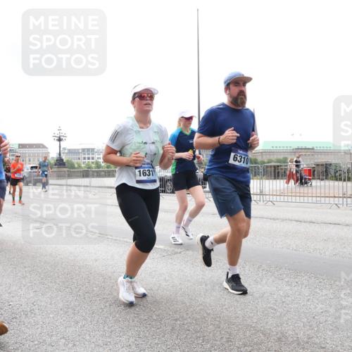 29.06.2025 - hella hamburg halbmarathon Lena Gebhardt http://msf.ph/oto/8273129 29.06.2025 10:34:56 Lombardsbrücke 12382, 020, 22, 16311, 6310, 1025, 1284, 1497, 1849, 2023, 2355, 2376, 2751, 3130, 3409, 3420, 4564, 4884, 5027, 5453, 6034, 6171, 6189, 6310, 6329, 6335, 6379, 6397, 6803, 6843, 7020, 7267, 7299, 7386, 7644, 7733, 7927, 8369, 8705, 8793, 9122, 9164, 9248, 9448, 9514, 10335, 10358, 10464, 10606, 10674, 11122, 11233, 11245, 11646, 12019, 12164, 12236, 12382, 12764, 15477, 16238, 16311, 16390, 16682 meine-sportfotos.de