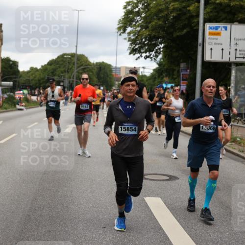 29.06.2025 - hella hamburg halbmarathon Yannick Fuchs http://msf.ph/oto/8273156 29.06.2025 10:49:12 20KM 1120, 1143, 2029, 2252, 2448, 3037, 3256, 4249, 4616, 4868, 4897, 4903, 5021, 6355, 6891, 6938, 7221, 8618, 8691, 10044, 10188, 10582, 11231, 11568, 12248, 12483, 12526, 12544, 12584, 13234, 13236, 13267, 13470, 14750, 14834, 14845, 14909, 15300, 15854, 15868, 15896, 16108, 16110, 16213, 16327, 16334, 16609, 17603, 17940, 18031, 18190, 18290, 19047 meine-sportfotos.de