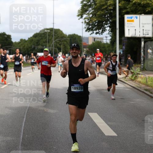 29.06.2025 - hella hamburg halbmarathon Yannick Fuchs http://msf.ph/oto/8273168 29.06.2025 10:37:08 20KM 1312, 1353, 1675, 1700, 2233, 4235, 5011, 5436, 6770, 7035, 7448, 7734, 7765, 7865, 9364, 9371, 9534, 9833, 10216, 10469, 11907, 12839, 13446, 14226, 14447, 14560, 14813, 15095, 15175, 15255, 15270, 15297, 15301, 15535, 16295, 16333, 16626, 16660, 16677, 17000, 17177, 17733, 17864, 17911, 18275, 18304, 18559, 18632, 18659, 18680, 18920 meine-sportfotos.de