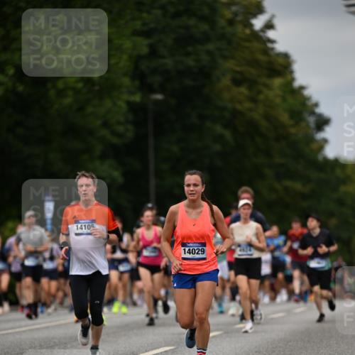 29.06.2025 - hella hamburg halbmarathon Dr. Thomas Lammeyer http://msf.ph/oto/8273184 29.06.2025 10:36:05 Kennedybrücke 1235, 1292, 2672, 3239, 3358, 3751, 3752, 4314, 4924, 5496, 5601, 5658, 5743, 6344, 7239, 7295, 7334, 7344, 7535, 7570, 7695, 7816, 7898, 8127, 8304, 8538, 8757, 9478, 9604, 9882, 10248, 10421, 10653, 11168 meine-sportfotos.de