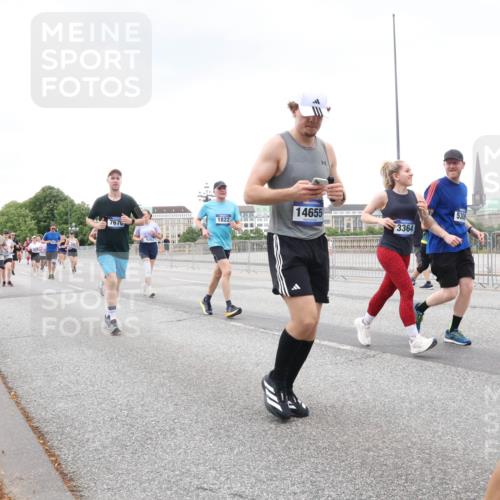 29.06.2025 - hella hamburg halbmarathon Lena Gebhardt http://msf.ph/oto/8273204 29.06.2025 10:54:26 Lombardsbrücke 4720, 14655, 1822, 7670, 3364, 5309, 1652, 1198, 1263, 1762, 1779, 1789, 1822, 1949, 2084, 2244, 2532, 2586, 2600, 2761, 2854, 3079, 3187, 3188, 3249, 3364, 3465, 3467, 3557, 3761, 3795, 3857, 4323, 4685, 4720, 4838, 4971, 5157, 5185, 5216, 5309, 5514, 5804, 5817, 5898, 5933, 5993, 6023, 6279, 6468, 6583, 6982, 6987, 6988, 7498, 7670, 7874, 7946, 7986, 8801, 8803, 8867, 9130, 9138, 9203, 9521, 10207, 10331, 10471, 11033, 11287, 11354, 11567, 11569, 11785, 12930, 13272 meine-sportfotos.de