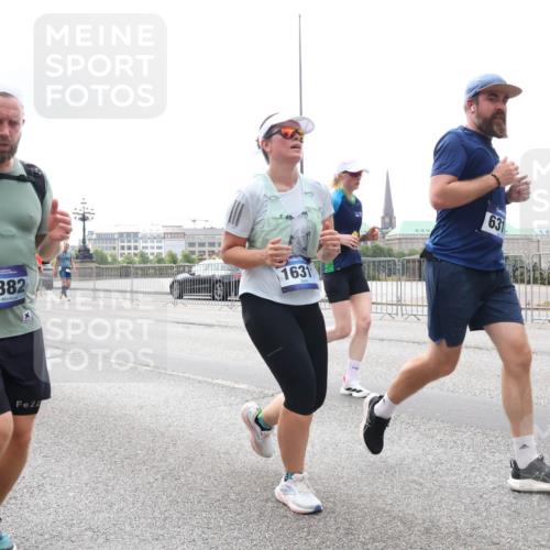 29.06.2025 - hella hamburg halbmarathon Lena Gebhardt http://msf.ph/oto/8273217 29.06.2025 10:34:56 Lombardsbrücke 12382, 1631, 22, 631, 1025, 1284, 1497, 1849, 2023, 2355, 2376, 2751, 3130, 3409, 3420, 4564, 4884, 5027, 5453, 6034, 6171, 6189, 6310, 6329, 6335, 6379, 6397, 6803, 6843, 7020, 7267, 7299, 7386, 7644, 7733, 7927, 8369, 8705, 8793, 9122, 9164, 9248, 9448, 9514, 10335, 10358, 10464, 10606, 10674, 11122, 11233, 11245, 11646, 12019, 12164, 12236, 12382, 12764, 15477, 16238, 16311, 16390, 16682 meine-sportfotos.de