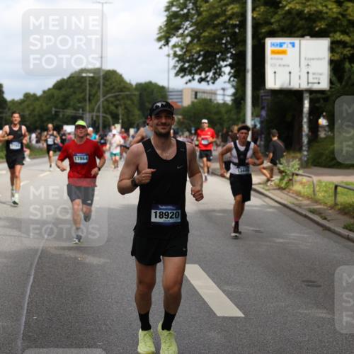 29.06.2025 - hella hamburg halbmarathon Yannick Fuchs http://msf.ph/oto/8273247 29.06.2025 10:37:08 20KM 1312, 1353, 1675, 1700, 2233, 4235, 5011, 5436, 6770, 7035, 7448, 7734, 7765, 7865, 9364, 9371, 9534, 9833, 10216, 10469, 11907, 12839, 13446, 14226, 14447, 14560, 14813, 15095, 15175, 15255, 15270, 15297, 15301, 15535, 16295, 16333, 16626, 16660, 16677, 17000, 17177, 17733, 17864, 17911, 18275, 18304, 18559, 18632, 18659, 18680, 18920 meine-sportfotos.de