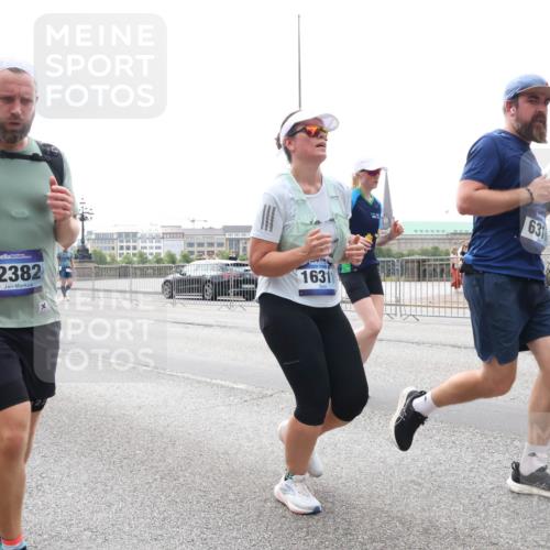 29.06.2025 - hella hamburg halbmarathon Lena Gebhardt http://msf.ph/oto/8273300 29.06.2025 10:34:56 Lombardsbrücke 6335, 12382, 16311, 631, 1025, 1284, 1497, 1849, 2023, 2355, 2376, 2751, 3130, 3409, 3420, 4564, 4884, 5027, 5453, 6034, 6171, 6189, 6310, 6329, 6335, 6379, 6397, 6803, 6843, 7020, 7267, 7299, 7386, 7644, 7733, 7927, 8369, 8705, 8793, 9122, 9164, 9248, 9448, 9514, 10335, 10358, 10464, 10606, 10674, 11122, 11233, 11245, 11646, 12019, 12164, 12236, 12382, 12764, 15477, 16238, 16311, 16390, 16682 meine-sportfotos.de
