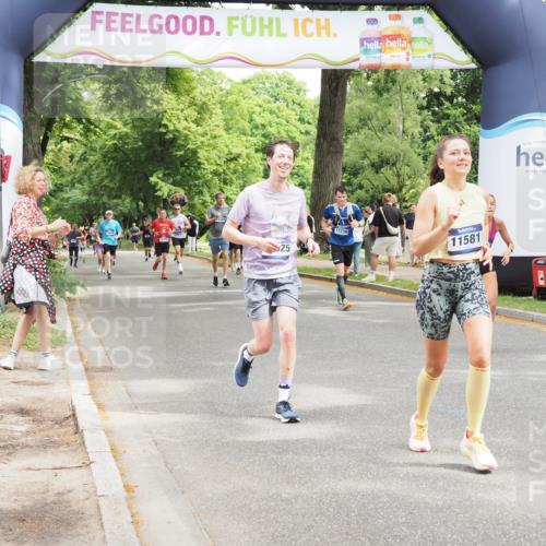 29.06.2025 - hella hamburg halbmarathon MichiJ http://msf.ph/oto/8273320 29.06.2025 10:56:09 Zwischen KM18-KM19 2942, 4649, 9738, 11025, 11581, 15012, 17239, 18616 meine-sportfotos.de