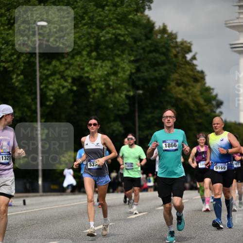 29.06.2025 - hella hamburg halbmarathon Dr. Thomas Lammeyer http://msf.ph/oto/8273354 29.06.2025 10:15:21 Kennedybrücke 1166, 1531, 1866, 1992, 4227, 5254, 5379, 5990, 5991, 7571, 8807, 8810, 9169, 9191, 10372, 10428, 11321 meine-sportfotos.de