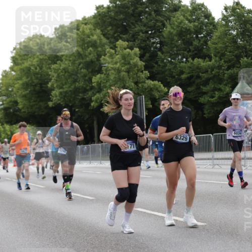 29.06.2025 - hella hamburg halbmarathon Jannik Wohlers http://msf.ph/oto/8273357 29.06.2025 10:34:08 Lombardsbrücke 1025, 2023, 2412, 2510, 2511, 3420, 4540, 5453, 5609, 6034, 6171, 6329, 6571, 6574, 6843, 7386, 7644, 7733, 8705, 9164, 9379, 9448, 9514, 10335, 10564, 10674, 11872, 12164, 13747, 13957, 14918, 15310, 15477, 16238, 16311, 16390, 16682, 16919, 17230, 18158, 18941 meine-sportfotos.de