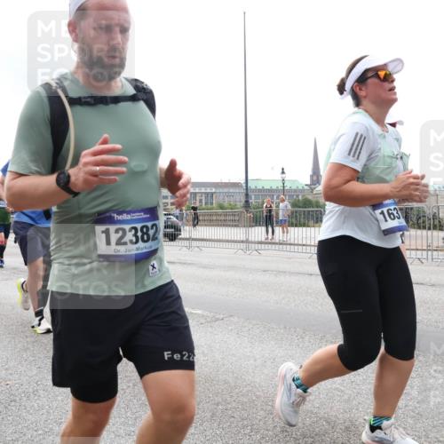 29.06.2025 - hella hamburg halbmarathon Lena Gebhardt http://msf.ph/oto/8273399 29.06.2025 10:34:56 Lombardsbrücke 15380, 6335, 14527, 12382, 163, 22, 1025, 1284, 1497, 1849, 2023, 2355, 2376, 2751, 3130, 3409, 3420, 4564, 4884, 5027, 5453, 6034, 6171, 6189, 6310, 6329, 6335, 6379, 6397, 6803, 6843, 7020, 7267, 7299, 7386, 7644, 7733, 7927, 8369, 8705, 8793, 9122, 9164, 9248, 9448, 9514, 10335, 10358, 10464, 10606, 10674, 11122, 11233, 11245, 11646, 12019, 12164, 12236, 12382, 12764, 15477, 16238, 16311, 16390, 16682 meine-sportfotos.de