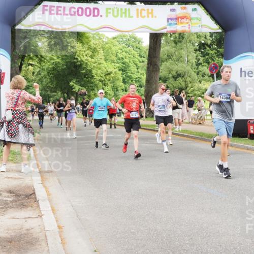 29.06.2025 - hella hamburg halbmarathon MichiJ http://msf.ph/oto/8273408 29.06.2025 10:56:13 Zwischen KM18-KM19 4649, 4864, 8727, 9738, 11025, 11581, 14384, 17239, 17296 meine-sportfotos.de