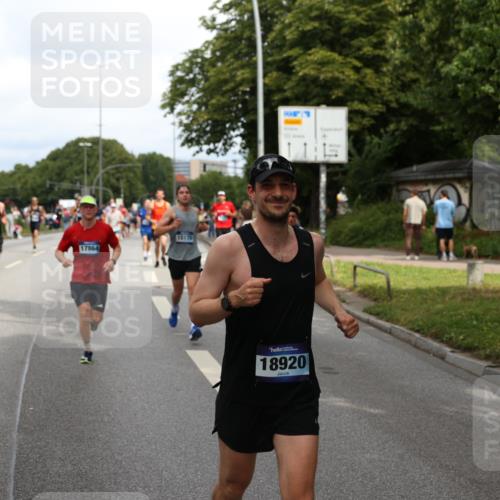 29.06.2025 - hella hamburg halbmarathon Yannick Fuchs http://msf.ph/oto/8273420 29.06.2025 10:37:09 20KM 1353, 1675, 1700, 1735, 2233, 4235, 5011, 5124, 5436, 7035, 7448, 7734, 7765, 7865, 9364, 9371, 9534, 9833, 10216, 10469, 11907, 12839, 13446, 14226, 14447, 14560, 14813, 15095, 15175, 15255, 15270, 15297, 15301, 15535, 16295, 16333, 16626, 16660, 16677, 17000, 17177, 17733, 17864, 17911, 18004, 18275, 18304, 18559, 18632, 18659, 18680, 18920 meine-sportfotos.de