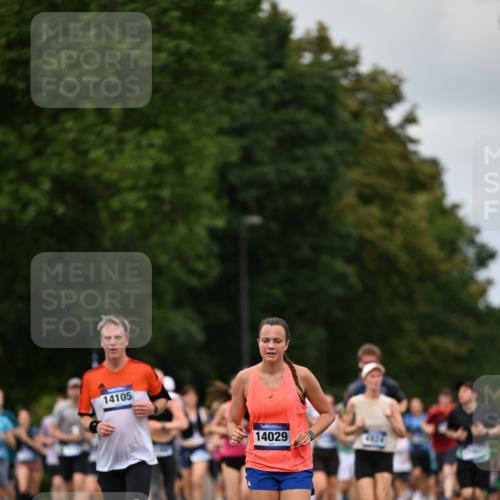 29.06.2025 - hella hamburg halbmarathon Dr. Thomas Lammeyer http://msf.ph/oto/8273427 29.06.2025 10:36:06 Kennedybrücke 1235, 1292, 2672, 3239, 3358, 3707, 3751, 3752, 3778, 4314, 4365, 4605, 4924, 5496, 5601, 5658, 5743, 6218, 6344, 7239, 7295, 7334, 7344, 7535, 7570, 7695, 7816, 7898, 8127, 8304, 8538, 8757, 9478, 9604, 9882, 10248, 10421, 10653, 11168 meine-sportfotos.de