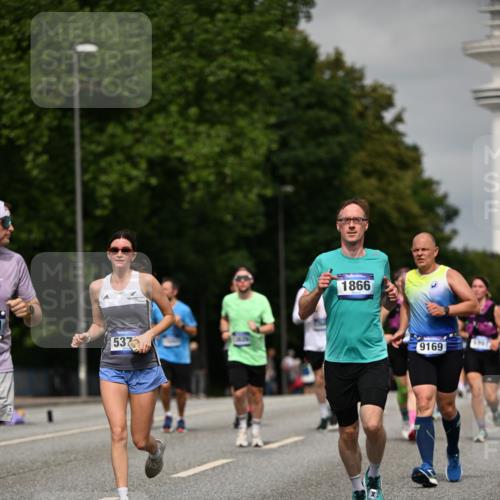 29.06.2025 - hella hamburg halbmarathon Dr. Thomas Lammeyer http://msf.ph/oto/8273460 29.06.2025 10:15:22 Kennedybrücke 1166, 1531, 1866, 1992, 4227, 5254, 5379, 5990, 5991, 7571, 8810, 9169, 9191, 10372, 10428, 11321 meine-sportfotos.de