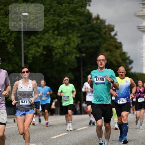 29.06.2025 - hella hamburg halbmarathon Dr. Thomas Lammeyer http://msf.ph/oto/8273493 29.06.2025 10:15:23 Kennedybrücke 1166, 1531, 1866, 1992, 4227, 5254, 5379, 5990, 5991, 7571, 9169, 9191, 10372, 10428, 11321 meine-sportfotos.de