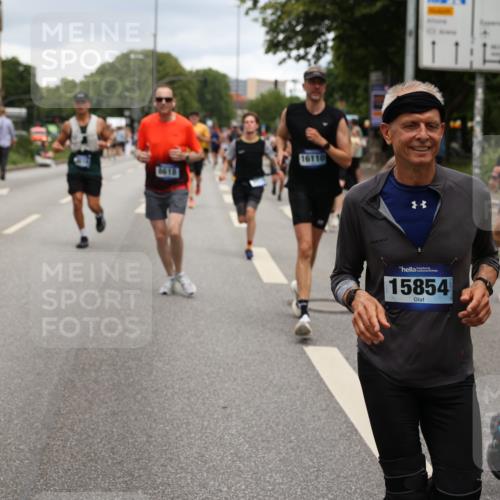29.06.2025 - hella hamburg halbmarathon Yannick Fuchs http://msf.ph/oto/8273497 29.06.2025 10:49:13 20KM 1120, 1143, 2029, 2252, 2448, 3037, 3256, 4249, 4616, 4868, 4897, 4903, 5021, 6355, 6891, 6938, 7147, 7221, 8618, 8691, 10044, 10188, 10582, 11231, 11568, 12248, 12483, 12544, 12584, 13234, 13236, 13267, 13470, 14750, 14834, 14845, 14909, 15300, 15854, 15868, 15896, 16108, 16110, 16213, 16327, 16334, 16609, 17603, 17940, 18031, 18190, 18290, 19047 meine-sportfotos.de