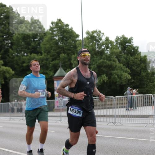 29.06.2025 - hella hamburg halbmarathon Jannik Wohlers http://msf.ph/oto/8273502 29.06.2025 10:34:12 Lombardsbrücke 1025, 2023, 2412, 3130, 3420, 4540, 5453, 6034, 6171, 6329, 6571, 6843, 7386, 7644, 7733, 8705, 9122, 9164, 9379, 9448, 9514, 10335, 10674, 11245, 11872, 12164, 13311, 13416, 13957, 15310, 15477, 16238, 16311, 16390, 16682, 16919, 17230, 17412, 18158, 18892, 18941 meine-sportfotos.de