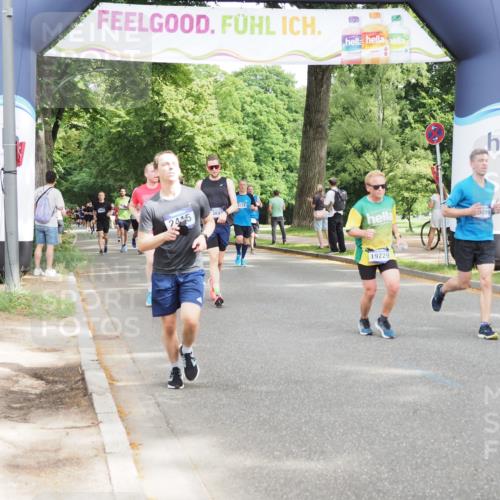 29.06.2025 - hella hamburg halbmarathon MichiJ http://msf.ph/oto/8273527 29.06.2025 10:31:28 Zwischen KM18-KM19 2415, 4080, 5477, 7026, 7865, 9114, 9534, 10099, 10251, 13897, 14813, 16224, 17403, 17516, 19009, 19229 meine-sportfotos.de