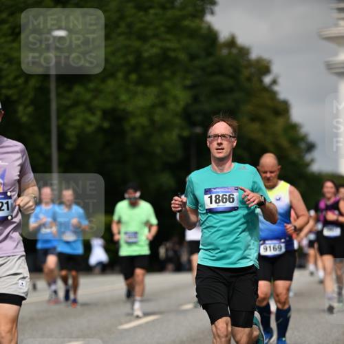 29.06.2025 - hella hamburg halbmarathon Dr. Thomas Lammeyer http://msf.ph/oto/8273555 29.06.2025 10:15:23 Kennedybrücke 1166, 1531, 1866, 1992, 4227, 5254, 5379, 5990, 5991, 7571, 9169, 9191, 10372, 10428, 11321 meine-sportfotos.de