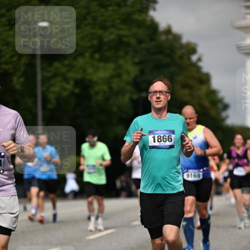 29.06.2025 - hella hamburg halbmarathon Dr. Thomas Lammeyer http://msf.ph/oto/8273563 29.06.2025 10:15:24 Kennedybrücke 1166, 1531, 1866, 1992, 4227, 5254, 5379, 5990, 5991, 7571, 9169, 9191, 10372, 10428, 11321 meine-sportfotos.de