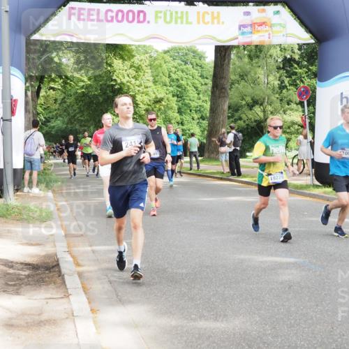 29.06.2025 - hella hamburg halbmarathon MichiJ http://msf.ph/oto/8273581 29.06.2025 10:31:28 Zwischen KM18-KM19 2415, 4080, 5477, 7026, 7865, 9114, 9534, 10099, 10251, 13897, 14813, 16224, 17403, 17516, 19009, 19229 meine-sportfotos.de
