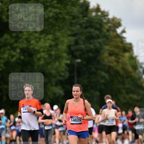 29.06.2025 - hella hamburg halbmarathon Dr. Thomas Lammeyer http://msf.ph/oto/8273680 29.06.2025 10:36:06 Kennedybrücke 1235, 1292, 2672, 3239, 3358, 3707, 3751, 3752, 3778, 4314, 4365, 4605, 4924, 5496, 5601, 5658, 5743, 6218, 6344, 7239, 7295, 7334, 7344, 7535, 7570, 7695, 7816, 7898, 8127, 8304, 8538, 8757, 9478, 9604, 9882, 10248, 10421, 10653, 11168 meine-sportfotos.de