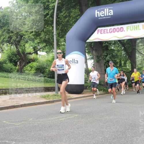 29.06.2025 - hella hamburg halbmarathon KatJ http://msf.ph/oto/8273697 29.06.2025 10:40:05 Zwischen KM18-KM19 2444, 3208, 3209, 5194, 8390, 8587 meine-sportfotos.de
