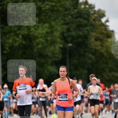 29.06.2025 - hella hamburg halbmarathon Dr. Thomas Lammeyer http://msf.ph/oto/8273717 29.06.2025 10:36:06 Kennedybrücke 1235, 1292, 2672, 3239, 3358, 3707, 3751, 3752, 3778, 4314, 4365, 4605, 4924, 5496, 5601, 5658, 5743, 6218, 6344, 7239, 7295, 7334, 7344, 7535, 7570, 7695, 7816, 7898, 8127, 8304, 8538, 8757, 9478, 9604, 9882, 10248, 10421, 10653, 11168 meine-sportfotos.de